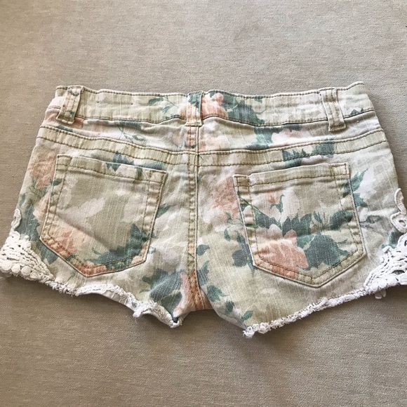 Mossimo Denim Shorts - Picture 2 of 3